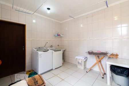 Casa à venda com 350m², 5 quartos e 6 vagasÁrea de serviço