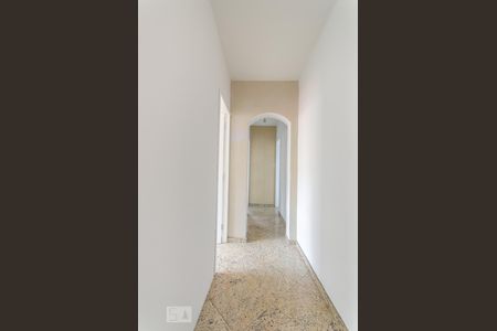 Corredor de apartamento para alugar com 3 quartos, 95m² em Horto Florestal, Salvador