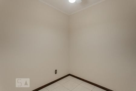 Casa à venda com 287m², 5 quartos e 3 vagasQuarto de Serviço