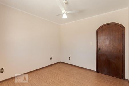 Casa à venda com 287m², 5 quartos e 3 vagasQuarto 4