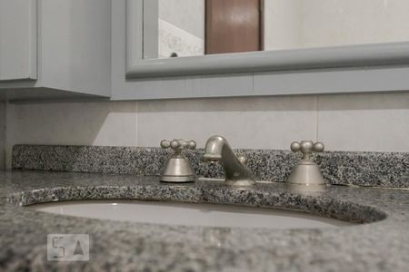 Casa à venda com 287m², 5 quartos e 3 vagasBanheiro da Suíte