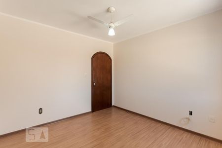 Casa à venda com 287m², 5 quartos e 3 vagasQuarto 4