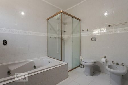 Casa à venda com 287m², 5 quartos e 3 vagasBanheiro da Suíte