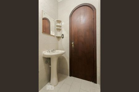 Casa à venda com 287m², 5 quartos e 3 vagasBanheiro de Serviço