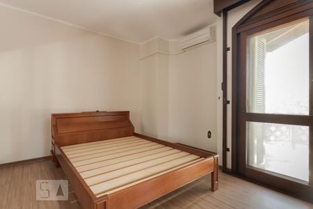 Casa à venda com 287m², 5 quartos e 3 vagasSuíte