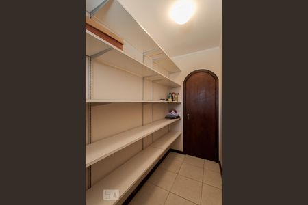 Casa à venda com 287m², 5 quartos e 3 vagasDispensa