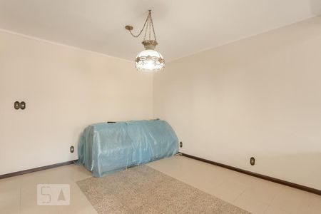 Sala de casa à venda com 5 quartos, 287m² em Jardim Itu Sabará, Porto Alegre