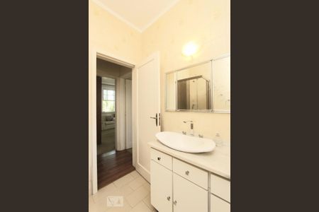 Casa à venda com 263m², 6 quartos e 3 vagasBANHEIRO 1