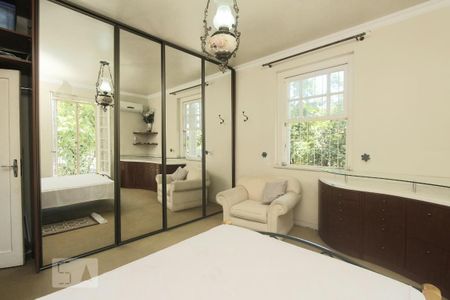 Casa à venda com 263m², 6 quartos e 3 vagasQUARTO 3