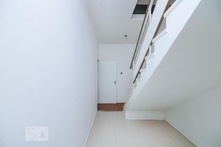 Corredor térreo de casa à venda com 4 quartos, 200m² em Auxiliadora, Porto Alegre