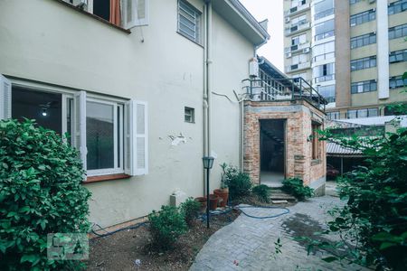 Casa à venda com 200m², 4 quartos e 4 vagasVista área externa