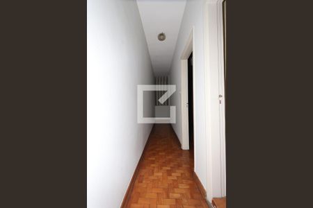 Casa à venda com 250m², 3 quartos e 2 vagasCorredor