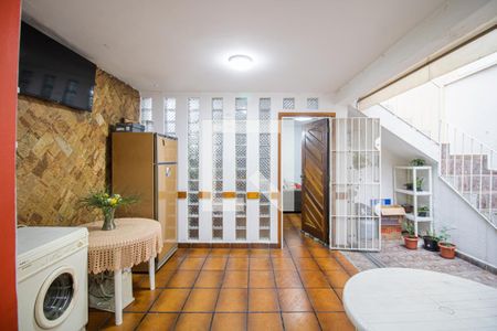 Casa à venda com 250m², 3 quartos e 2 vagas Casa à venda com 250m², 3 quartos e 2 vagasQuintal