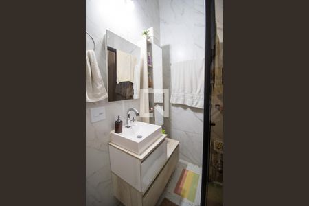 Casa à venda com 250m², 3 quartos e 2 vagas Casa à venda com 250m², 3 quartos e 2 vagasBanheiro 2