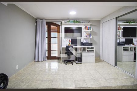 Casa à venda com 250m², 3 quartos e 2 vagas Casa à venda com 250m², 3 quartos e 2 vagasSuíte