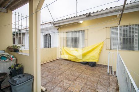 Casa à venda com 250m², 3 quartos e 2 vagas Casa à venda com 250m², 3 quartos e 2 vagasTerraço