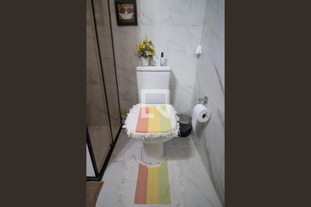 Casa à venda com 250m², 3 quartos e 2 vagas Casa à venda com 250m², 3 quartos e 2 vagasBanheiro 2