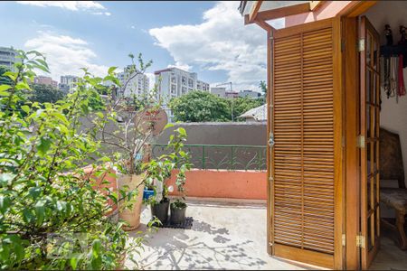 Casa para alugar com 130m², 3 quartos e 2 vagasVaranda