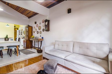 Sala de casa para alugar com 3 quartos, 130m² em Jardim das Bandeiras, São Paulo