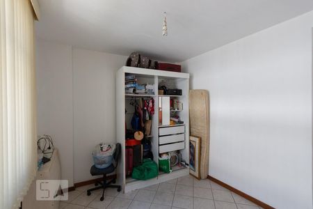 Casa de condomínio à venda com 256m², 4 quartos e 4 vagasQuarto 1