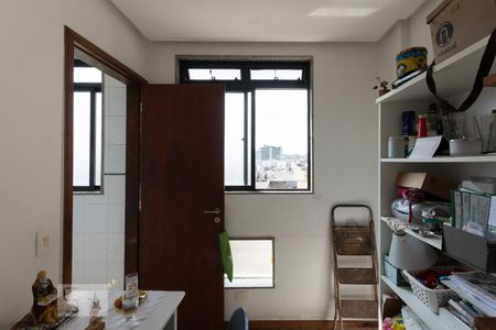 Casa de condomínio à venda com 256m², 4 quartos e 4 vagasQuarto de Serviço