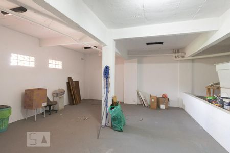 Casa de condomínio à venda com 256m², 4 quartos e 4 vagasSubsolo cisternas