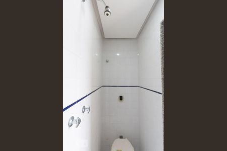 Casa de condomínio à venda com 256m², 4 quartos e 4 vagasBanheiro de Serviço