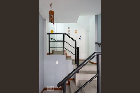 Casa de condomínio à venda com 256m², 4 quartos e 4 vagasHall