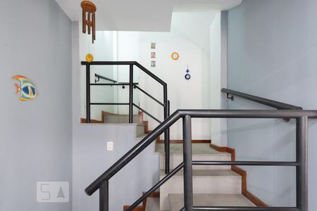 Casa de condomínio à venda com 256m², 4 quartos e 4 vagasHall