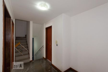 Casa de condomínio à venda com 256m², 4 quartos e 4 vagasHall