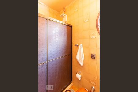 Casa à venda com 220m², 4 quartos e 2 vagasBanheiro da Suíte