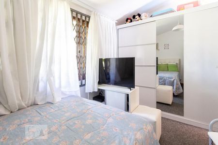 Casa à venda com 220m², 4 quartos e 2 vagasSemi Suíte 2