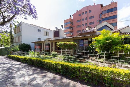 Casa à venda com 220m², 4 quartos e 2 vagasFachada