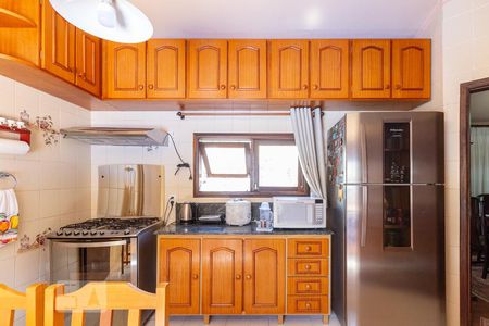 Casa à venda com 220m², 4 quartos e 2 vagasCozinha