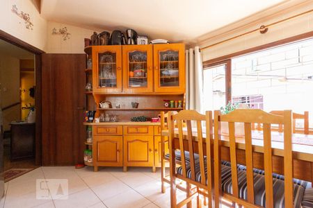 Casa à venda com 220m², 4 quartos e 2 vagasCozinha