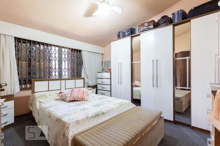 Casa à venda com 220m², 4 quartos e 2 vagasSemi Suíte 1