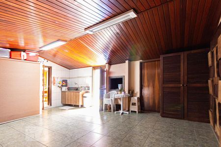 Casa à venda com 220m², 4 quartos e 2 vagasGaragem