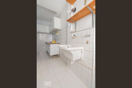 Apartamento à venda com 74m², 3 quartos e 1 vagaÁrea de Serviço