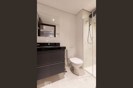 Banheiro de apartamento à venda com 1 quarto, 30m² em Pinheiros, São Paulo