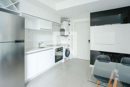 Cozinha de apartamento à venda com 1 quarto, 80m² em Chácara das Pedras, Porto Alegre