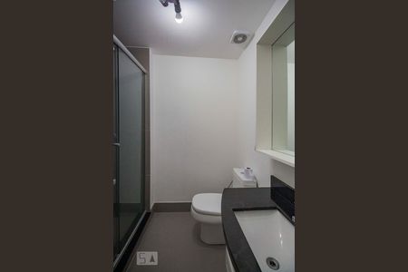 Banheiro do Quarto de apartamento para alugar com 1 quarto, 80m² em Chácara das Pedras, Porto Alegre