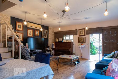 Sala de casa de condomínio à venda com 2 quartos, 236m² em Vargem Pequena, Rio de Janeiro