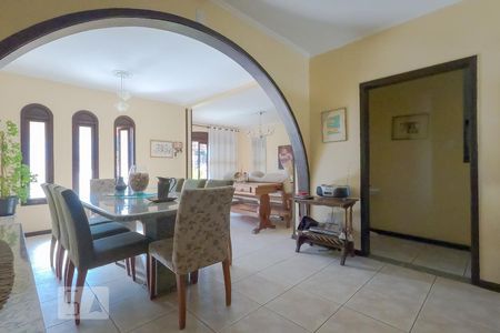 Sala de casa à venda com 6 quartos, 500m² em Jardim Carvalho, Porto Alegre