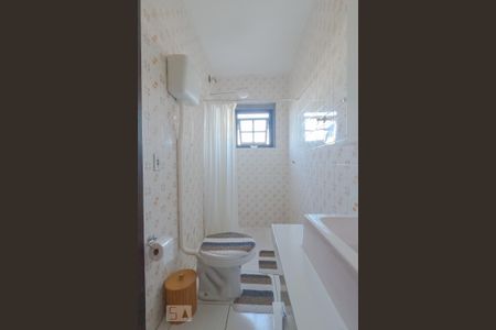 Casa à venda com 500m², 6 quartos e 5 vagasBanheiro de Serviço