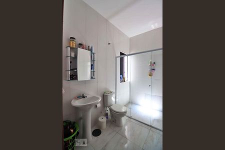 Banheiro da Suíte 1 de casa à venda com 6 quartos, 200m² em Vila São Pedro, Santo André