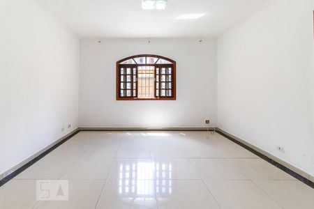 Sala de Casa com 2 quartos, 120m² Vila Romano