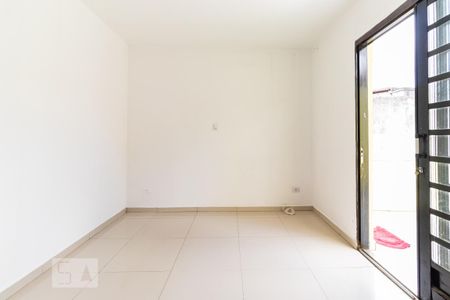 Quarto 2 de casa para alugar com 2 quartos, 120m² em Vila Santana, São Paulo