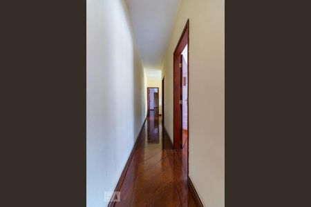 Casa para alugar com 180m², 3 quartos e 2 vagasCorredor dos Quartos