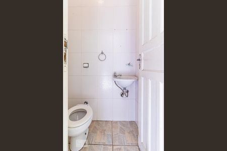 Casa para alugar com 180m², 3 quartos e 2 vagasBanheiro de Serviço