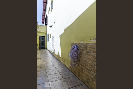 Casa para alugar com 180m², 3 quartos e 2 vagasQuintal - Corredor